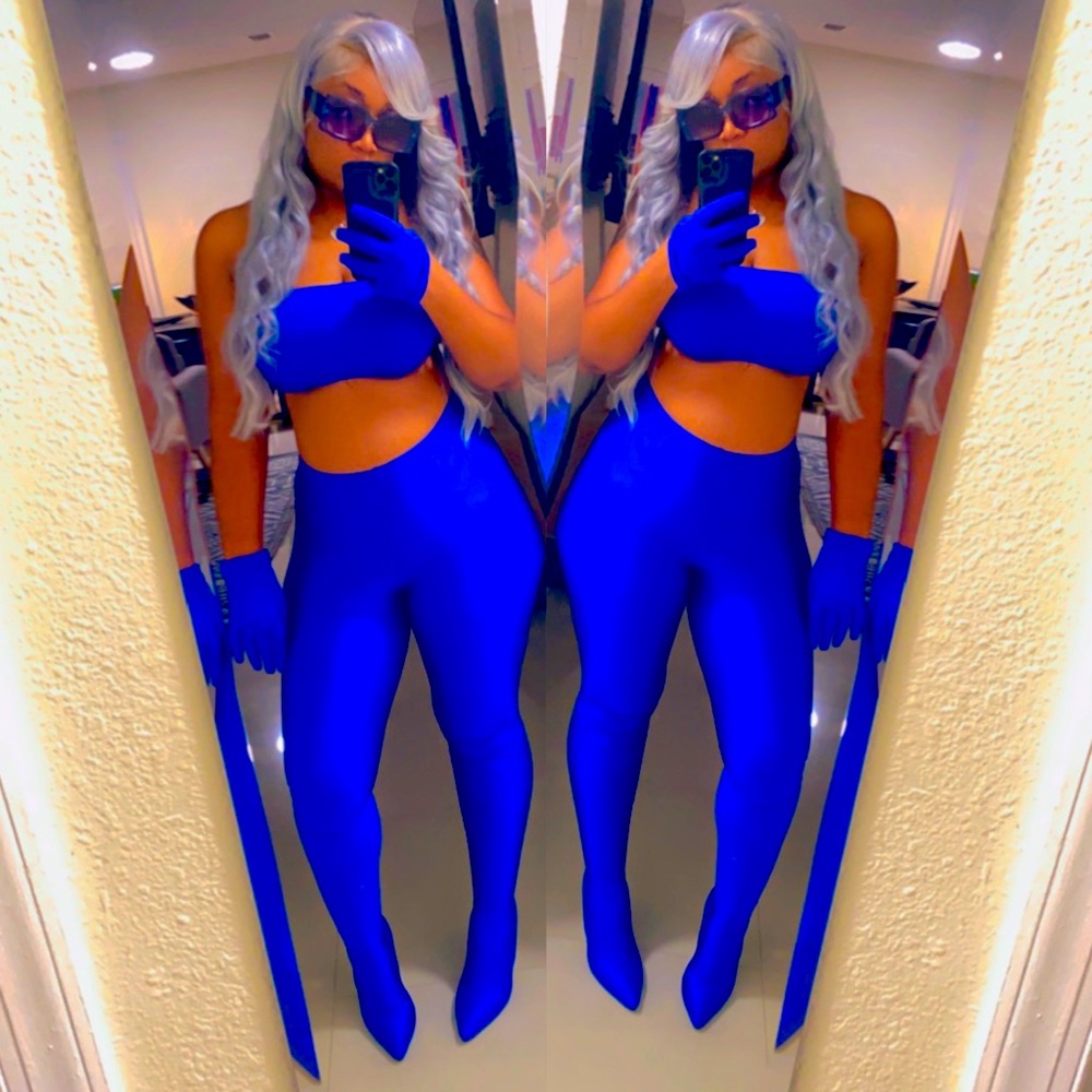 Azalea wang leggings crop top and gloves
